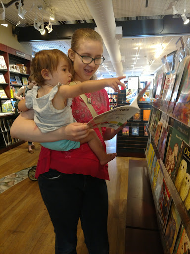 Book Store «Read Between the Lynes», reviews and photos, 111 E Van Buren St, Woodstock, IL 60098, USA