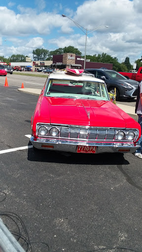 Furniture Store «Art Van Furniture - Royal Oak», reviews and photos, 32301 Woodward Ave, Royal Oak, MI 48073, USA