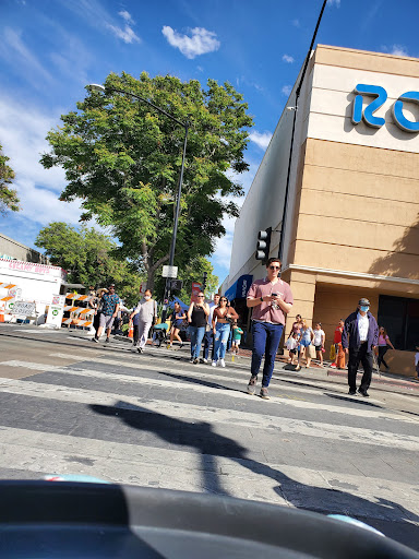 Clothing Store «Ross Dress for Less», reviews and photos, 349 N San Fernando Blvd, Burbank, CA 91502, USA