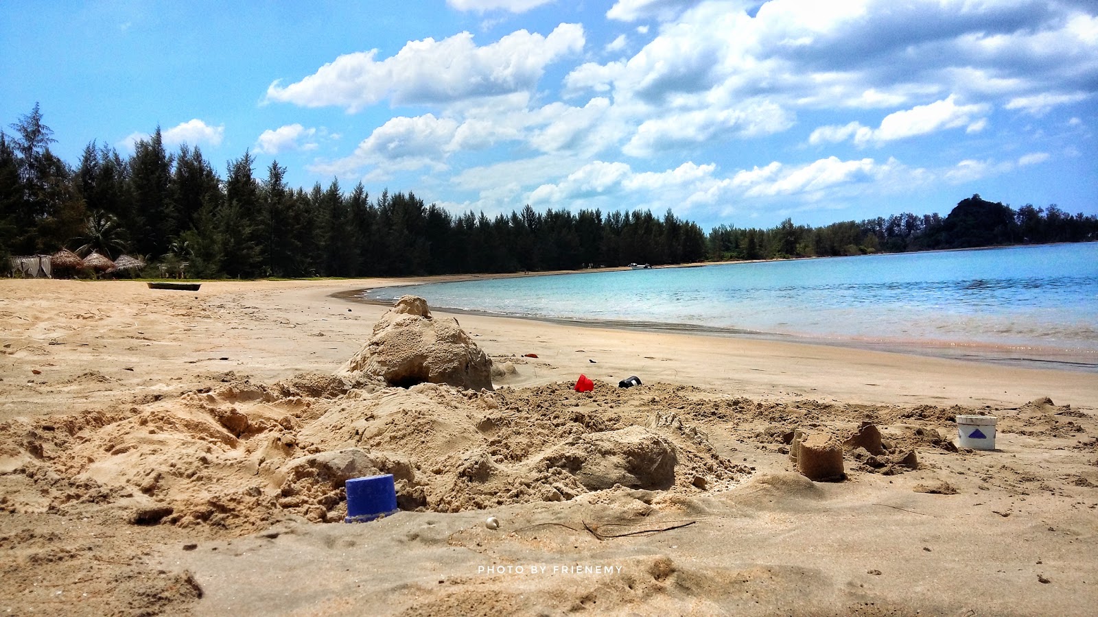 Foto von Phrathong Beach mit beiger sand Oberfläche
