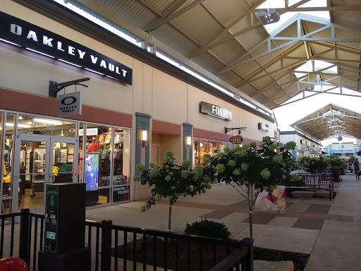 Shopping Mall «Cincinnati Premium Outlets», reviews and photos, 400 Premium Outlets Dr, Monroe, OH 45050, USA