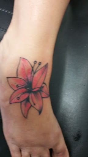 Tattoo Shop «Island Tattoo & Piercings», reviews and photos, 6600 Manatee Ave W, Bradenton, FL 34209, USA