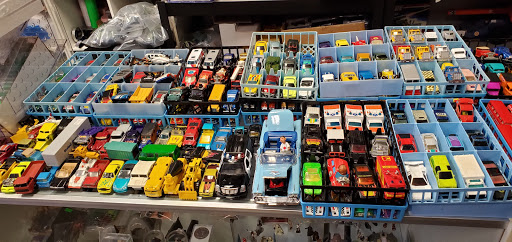 Toy Store «Vintage Toy King», reviews and photos, 3225 E Silver Springs Blvd, Ocala, FL 34470, USA