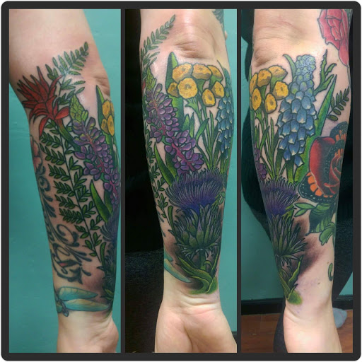 Tattoo Shop «CoffinBirth Tattoo & Curiosities», reviews and photos, 113 S 2nd St #101, Shelton, WA 98584, USA