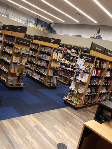 Book Store «Amazon Books», reviews and photos, 9585 SW Washington Square Rd, Portland, OR 97223, USA