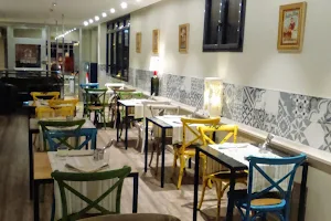 LaLoLa Restaurant Casual i Cafeteria image