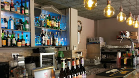 Alfredo's Café Sports & Lounge Bar by Moura Doce
