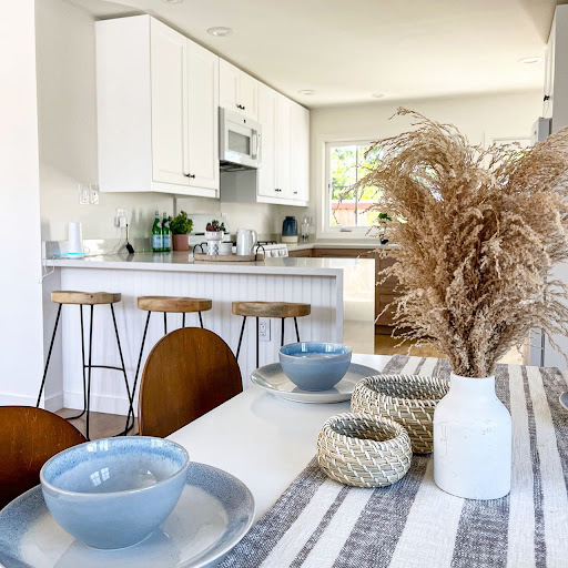 Rochelle Mort Home Staging and Interiors image