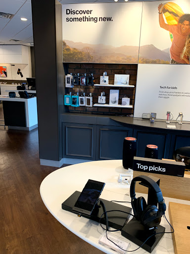 Cell Phone Store «Verizon», reviews and photos, 11511 Parkside Dr, Knoxville, TN 37934, USA