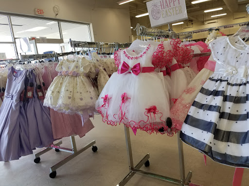 Shopping Mall «Northern Lights Shopping Center», reviews and photos, 3349-3561 Cleveland Ave, Columbus, OH 43224, USA