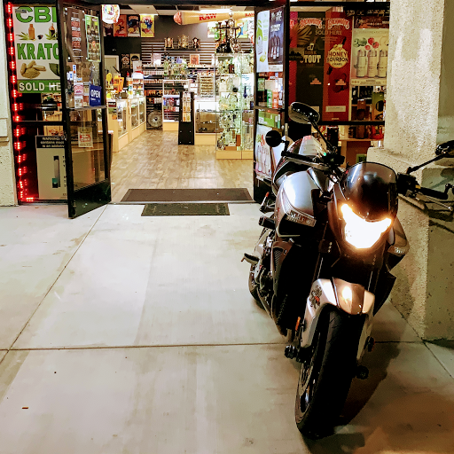 Tobacco Shop «Puff&Pass Smoke Shop», reviews and photos, 14151 Ramona Blvd #2B, Baldwin Park, CA 91706, USA