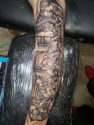 Explore hairdresser tattoo ideas, creative tattoo ideas in Killeen, available at Ink and Memories Piercings and Tattoos