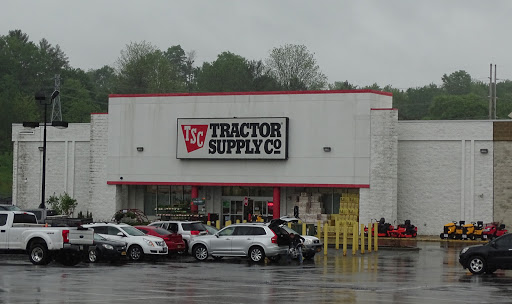 Home Improvement Store «Tractor Supply Co.», reviews and photos, 790 Horatio St, Utica, NY 13502, USA