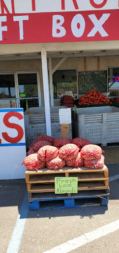 Produce Market «Dixon Fruit Market», reviews and photos, 7808 Batavia Rd, Dixon, CA 95620, USA