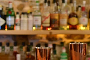 Honey & Cinnamon Cocktail Bar image
