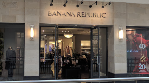 Banana Republic image 1