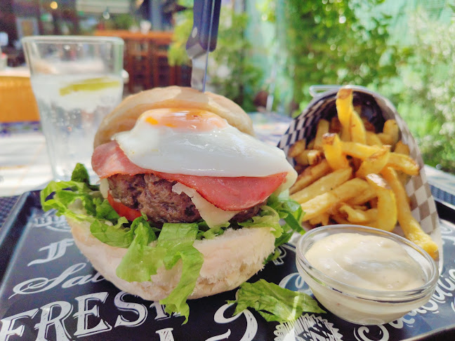 Tania's Hamburgueria - Restaurante