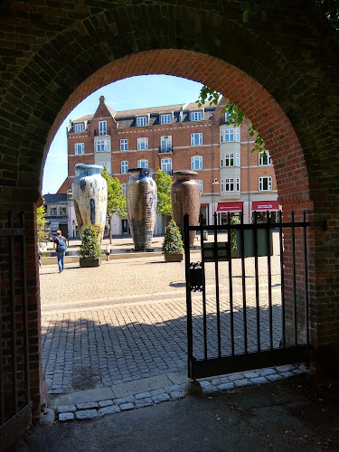 Kommentarer og anmeldelser af Georges Bodega