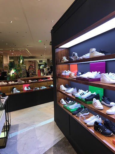Sandals stores Dubai