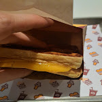 Photo n°1 de l'avis de Maximilian.i fait le 04/03/2024 à 22:29 sur le  sweetburger - Navigli à Milan