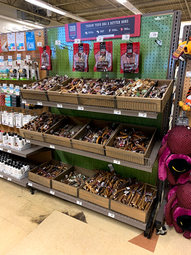 Pet Supply Store «Petco Animal Supplies», reviews and photos, 416 Crossroads Blvd, Cary, NC 27518, USA