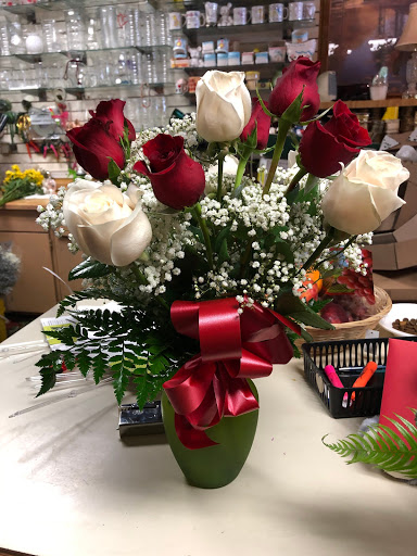 Florist «Paradise Florist», reviews and photos, 1742 W Algonquin Rd, Hoffman Estates, IL 60192, USA