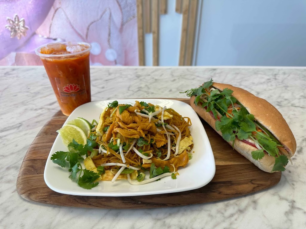 Lotus Pier Cafe 49424