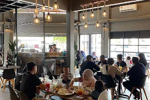 Ganteng Cafe image