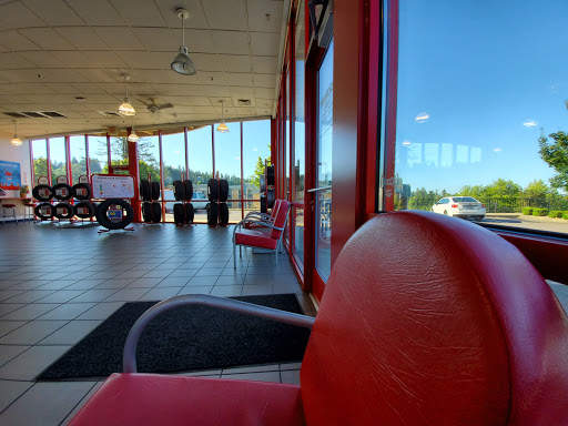 Tire Shop «Discount Tire Store - Tigard, OR», reviews and photos, 11462 SW Pacific Hwy, Tigard, OR 97223, USA