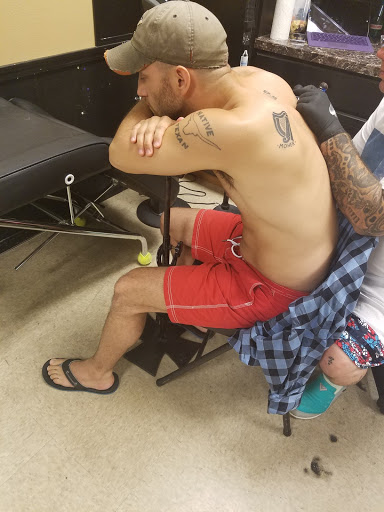 Tattoo Shop «Aasylum Tattoo», reviews and photos, 6604 Seawall Blvd, Galveston, TX 77550, USA