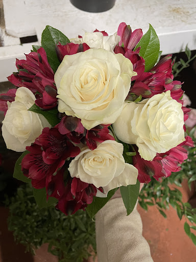 Florist «Heritage House Florist», reviews and photos, 5109 Main St, Downers Grove, IL 60515, USA