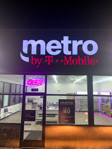 Cell Phone Store «MetroPCS Authorized Dealer», reviews and photos, 2250 E Auburn Rd, Shelby Charter Township, MI 48317, USA