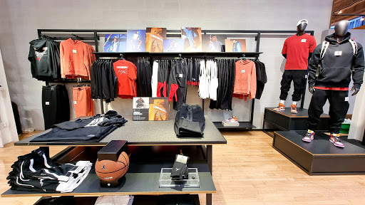 Clothing Store «Nike Miami», reviews and photos, 1035 Lincoln Rd, Miami Beach, FL 33139, USA