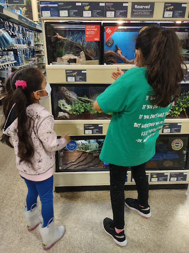 Pet Supply Store «PetSmart», reviews and photos, 24 Mountain Rd, Glen Burnie, MD 21060, USA