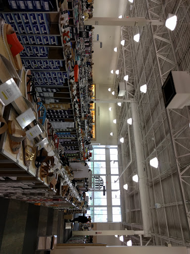 Shoe Store «Famous Footwear», reviews and photos, 4073 Richmond Rd, Warrensville Heights, OH 44122, USA