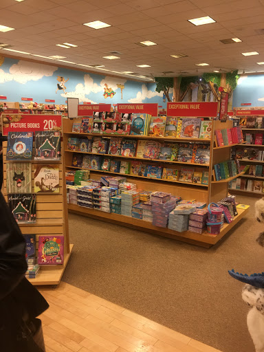 Book Store «Barnes & Noble», reviews and photos, 765 NJ-17, Paramus, NJ 07652, USA