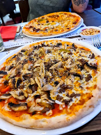 Pizza du Restaurant Les Maraîchers à Chevilly-Larue - n°5