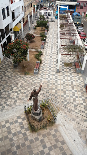 Opinii despre Parque San Francisco în Mollendo - Iglesia