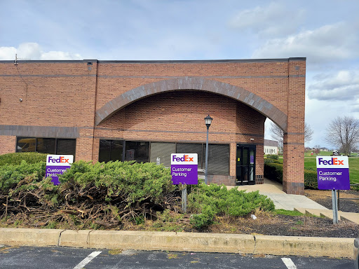 Shipping and Mailing Service «FedEx Ship Center», reviews and photos, 1851 Colonial Village Ln, Lancaster, PA 17601, USA