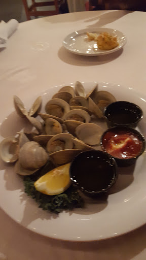 Seafood Restaurant «Hieronymus Seafood Restaurant & Oyster Bar», reviews and photos, 5035 Market St, Wilmington, NC 28405, USA