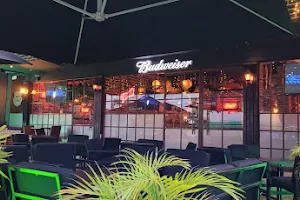 FRODS burgerhouse & cocktails image