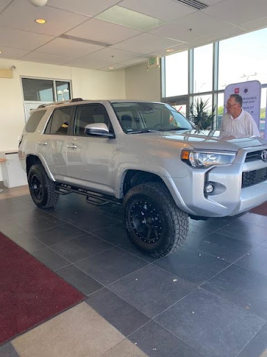 Toyota Dealer «Larry H. Miller Toyota Peoria», reviews and photos, 8633 W Bell Rd, Peoria, AZ 85382, USA