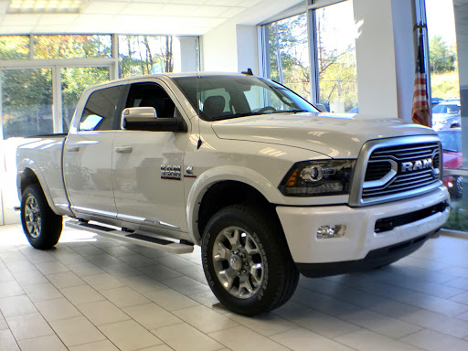 Car Dealer «Robert Green Chrysler Dodge Jeep», reviews and photos, 178 Bridgeville Rd, Monticello, NY 12701, USA