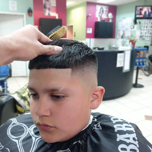 Beauty Salon «Kary Elys Hair Salon», reviews and photos, 111 N 6th St, Conroe, TX 77301, USA