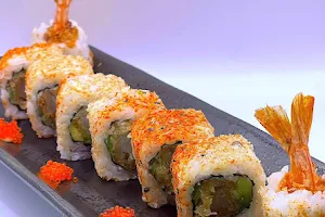 Kazoku Sushi Roll image