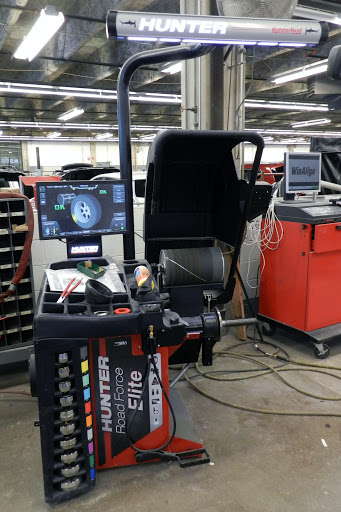 Auto Body Shop «Tech-Cor Body Shop», reviews and photos, 110 E Palatine Rd, Wheeling, IL 60090, USA