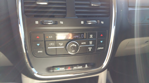 Used Car Dealer «PDX Used Cars», reviews and photos, 1475 SE Tualatin Valley Hwy, Hillsboro, OR 97123, USA