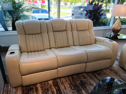 Furniture Store «Rooms To Go Furniture Store - Daytona Beach», reviews and photos, 2375 W International Speedway Blvd, Daytona Beach, FL 32114, USA