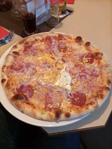 Dorfcafe Pizzeria Restaurant en Fließ