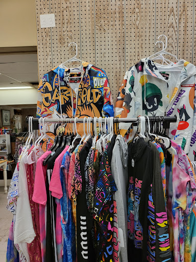 Antique Store «Vendor City Antiques, Flea Market & Cosignment», reviews and photos, 537 S Reed Rd, Kokomo, IN 46901, USA